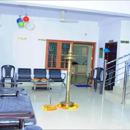 Adhithya Apartments Guruvayur Luaran gambar