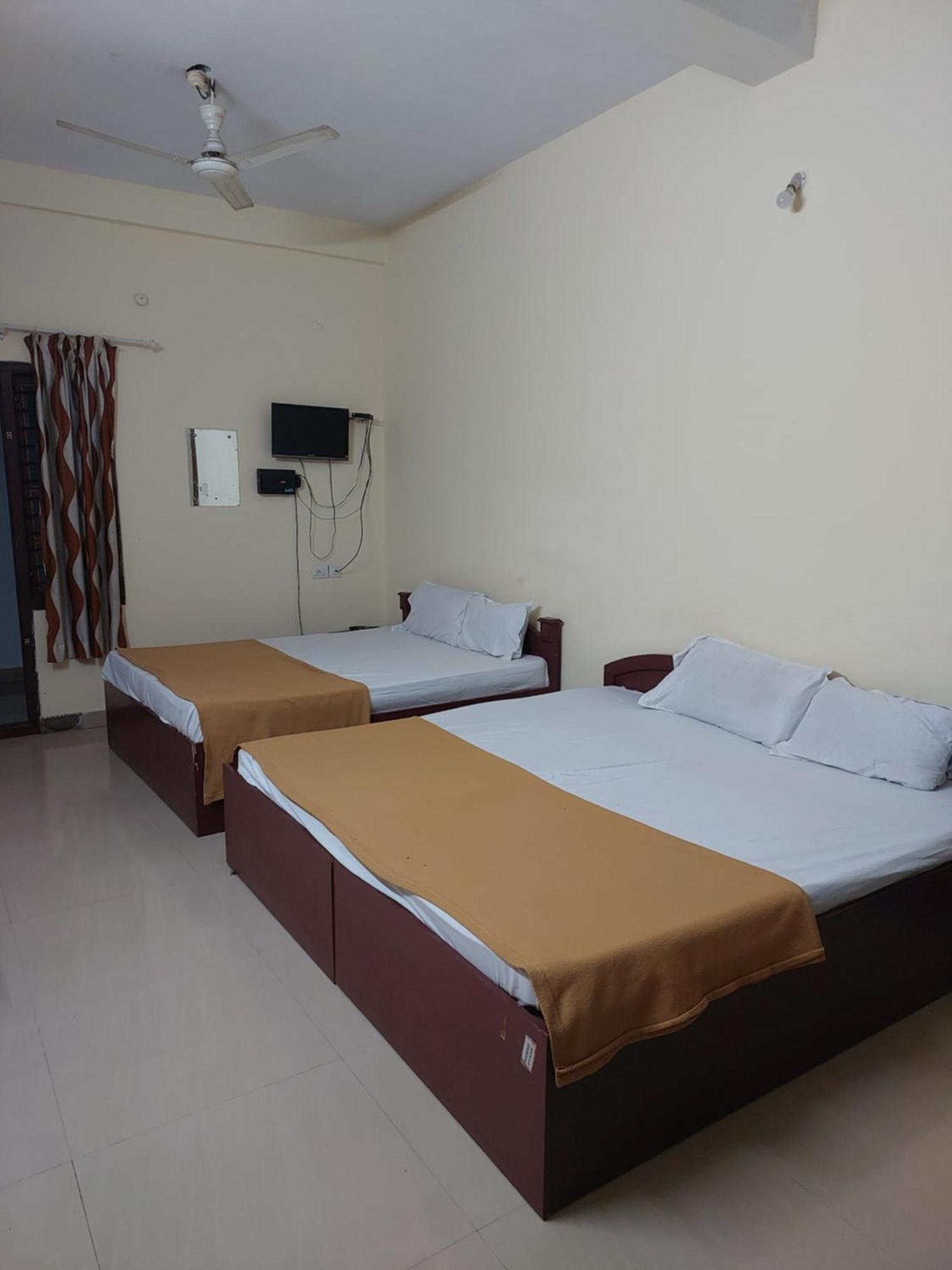 Adhithya Apartments Guruvayur Luaran gambar