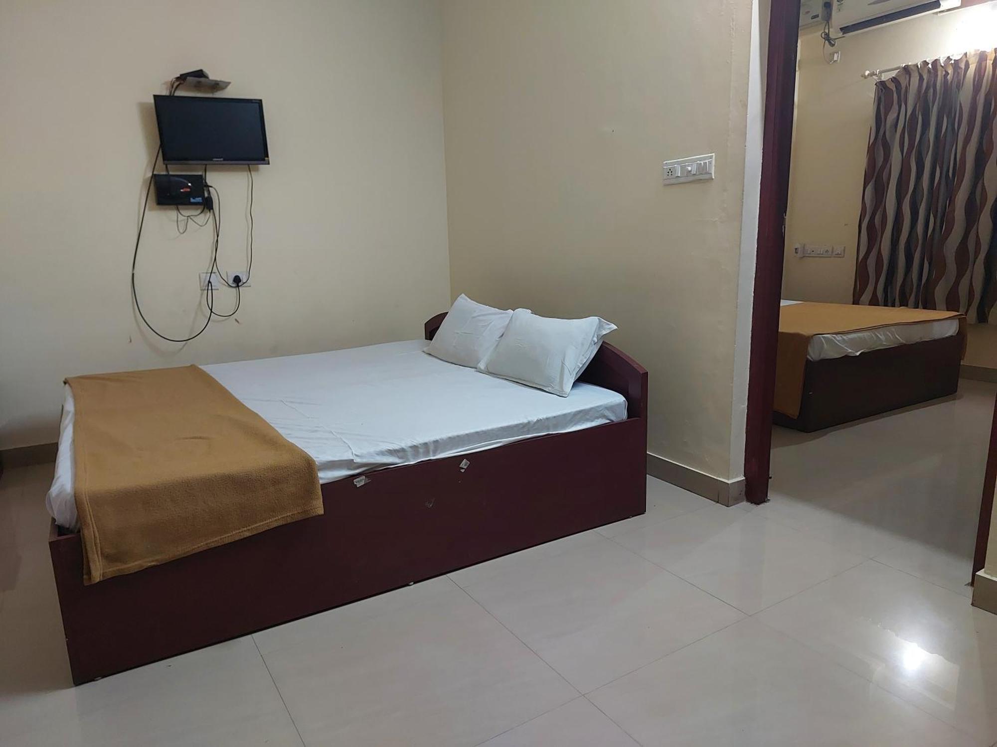 Adhithya Apartments Guruvayur Luaran gambar