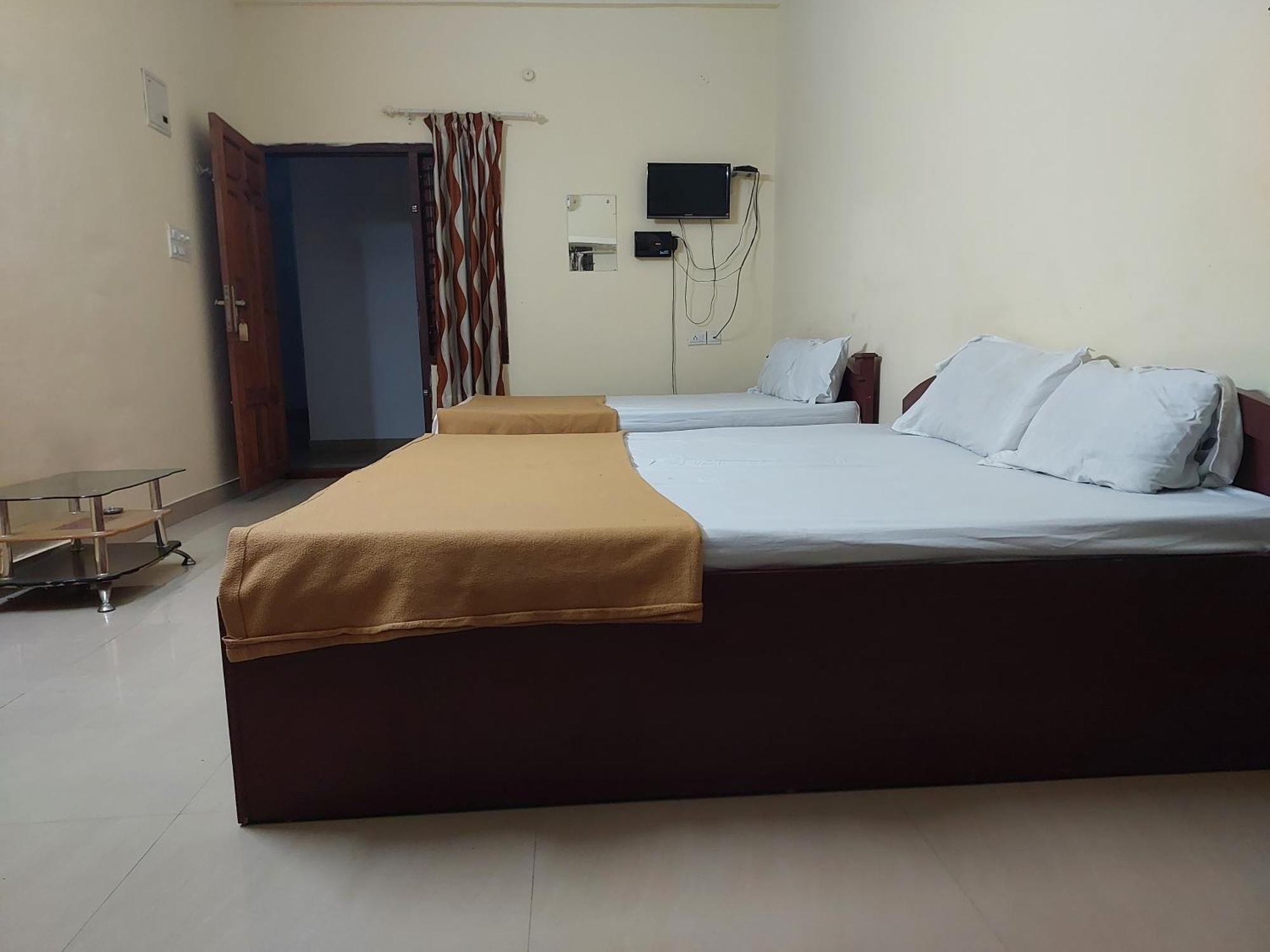 Adhithya Apartments Guruvayur Luaran gambar